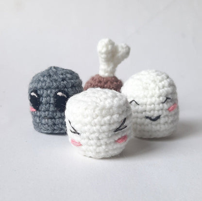 DIY Mini Kawaii Crochet Key Chain Pattern pack - NO SEW - Amigurumi Crochet Keychain Patterns with bonus extra's included + video tutorials!